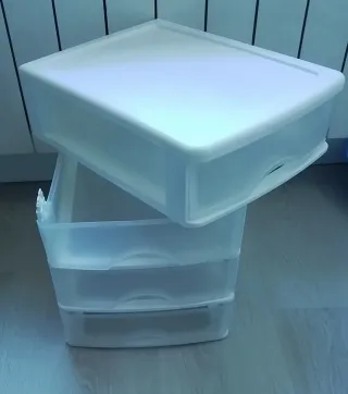 Organizador de plástico blanco