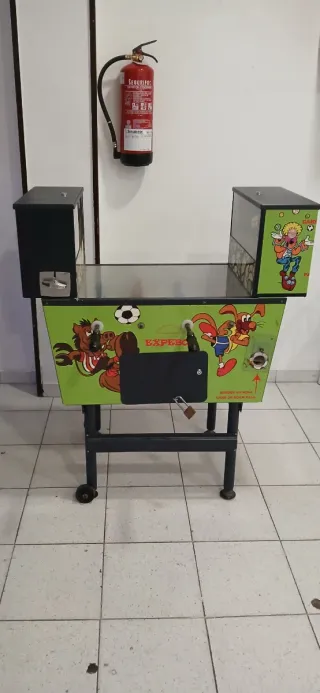 Futbolín infantil con personajes