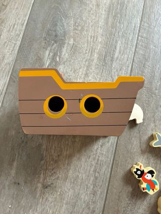 Nave pirata in legno con personaggi