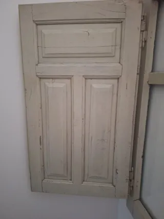 Ventana antigua de madera