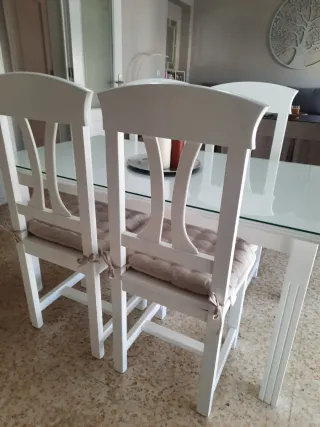 Mesa Comedor Blanca,con Cristal y 4 Sillas