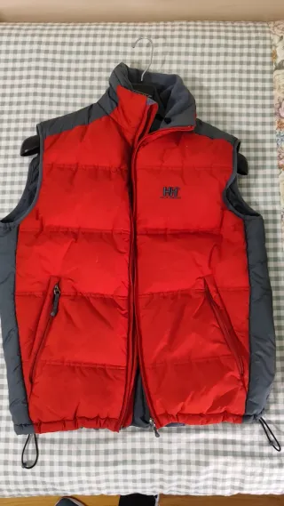 Chaleco Helly Hansen acolchado rojo y gris