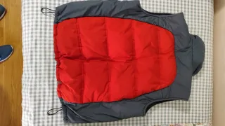 Chaleco Helly Hansen acolchado rojo y gris