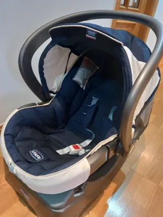 Trio Chicco Living -Silla de paseo, cuco y capazo