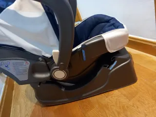 Trio Chicco Living -Silla de paseo, cuco y capazo