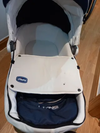 Trio Chicco Living -Silla de paseo, cuco y capazo