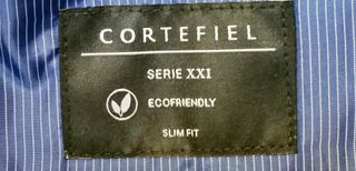 Traje azul y camisa Cortefiel