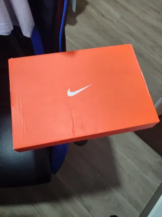 Nike Reax 8 TR Zapatillas Negras Doradas