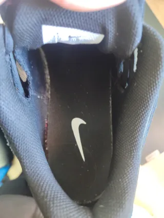 Nike Reax 8 TR Zapatillas Negras Doradas