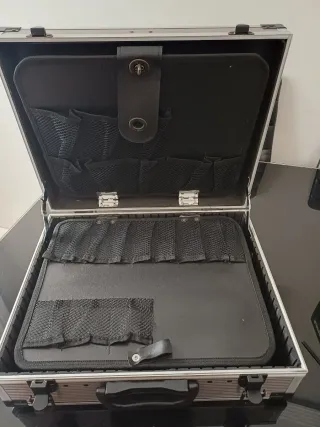 Maletín Multiusos Metalizado Plata y Negro