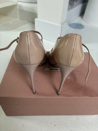 Salone Miu Miu Beige con Cristalli