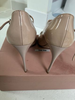 Salone Miu Miu Beige con Cristalli