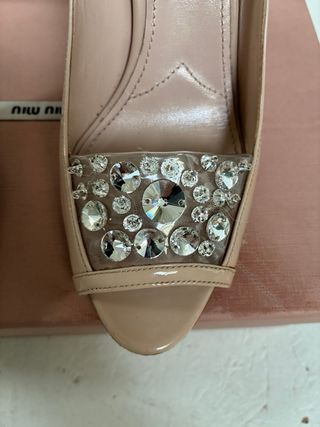 Salone Miu Miu Beige con Cristalli