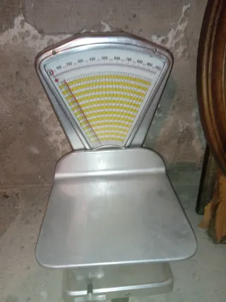 Balanza antigua de cocina