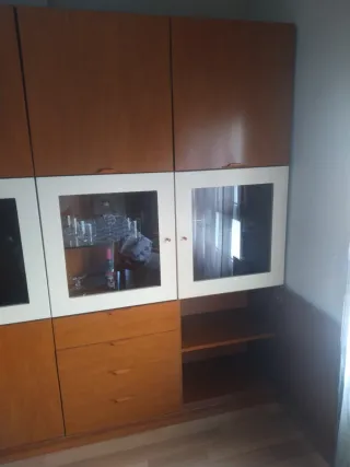 Mueble de salón madera y blanco