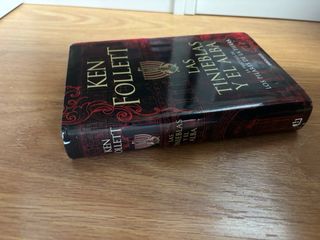 Las tinieblas y el alba (La precuela de Los pil...