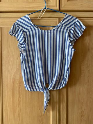 Blusa de rayas azul y blanco