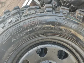 Conjunto de ruedas con llanta 235/70r16