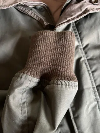 Abrigo verde H&M con capucha