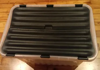 Caja de almacenamiento transparente y negra