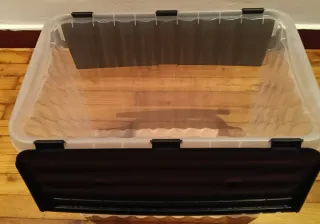 Caja de almacenamiento transparente y negra