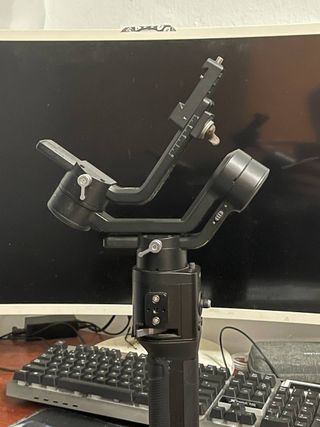 Canon EOS 200D + Ronin SC + Lente 75-300mm