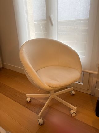 Silla de estudio giratoria blanca
