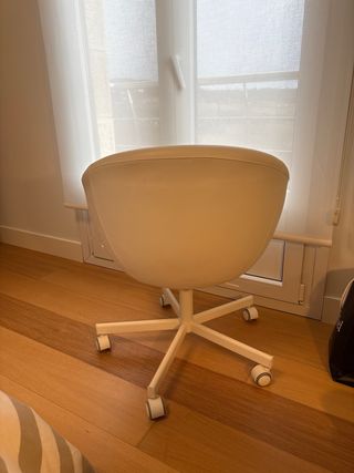 Silla de estudio giratoria blanca