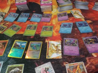 Lote de Cartas Pokémon - Más de 300