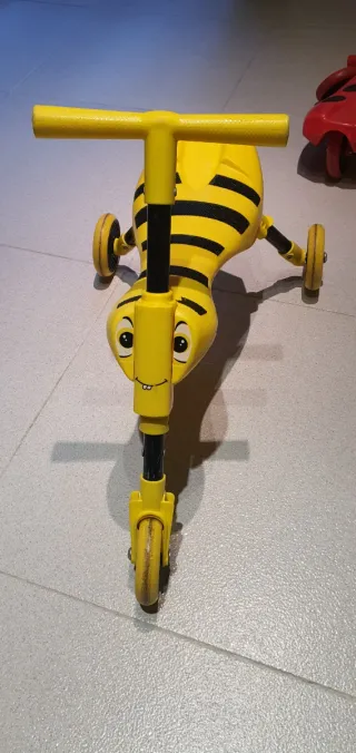 Triciclo Scuttlebug Avispa Plegable