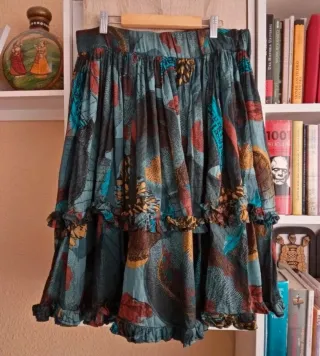 (M) Falda corta retro con volantes