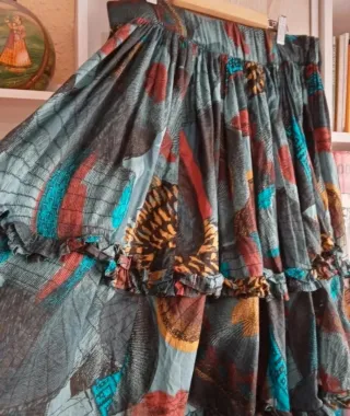 (M) Falda corta retro con volantes