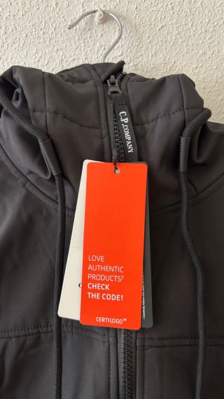 CP Company Softshell Negra con Gafas