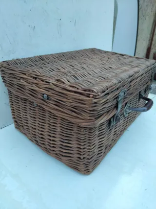 Cestino in vimini con manico in stile artigianale vintage anni '40