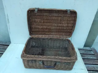 Cestino in vimini con manico in stile artigianale vintage anni '40