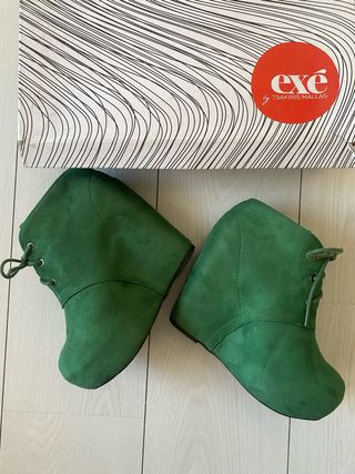 Botines Exé verdes piel con cordones y plataforma