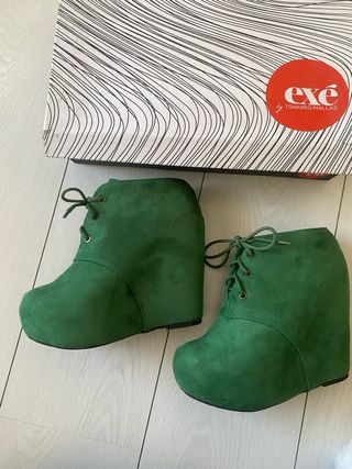 Botines Exé verdes piel con cordones y plataforma