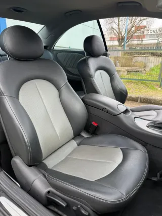 Mercedes-Benz  CLK 2005