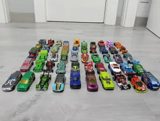 Lote 50 Coches Hot Wheels