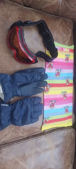 Gafas, braga y guantes de esquí infantiles