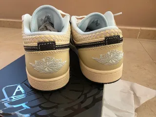 Air Jordan 1 Low SE Beige/Negro