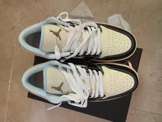 Air Jordan 1 Low SE Beige/Negro