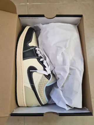 Air Jordan 1 Low SE Beige/Negro