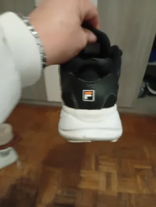 Zapatillas Fila Negras y Blancas de hombre