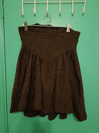 Vestido halter marrón de Zara.