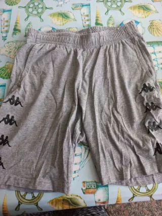Pantalón corto deportivo Kappa gris