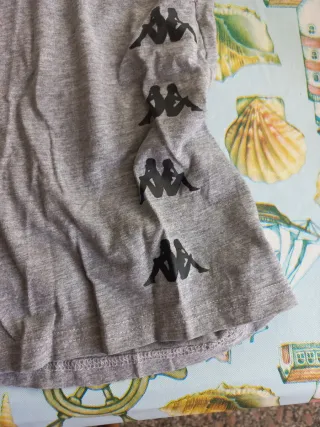 Pantalón corto deportivo Kappa gris