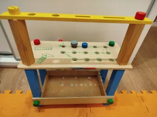 Mesa de trabajo de juguete de madera