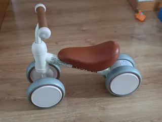 Bicicleta de equilibrio infantil