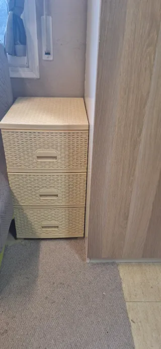 Mesita Cajonera Plástico Beige